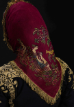 Σταμπωτό μαντήλι κεφαλής από την Νίγδη Καππαδοκίας. ΜΕΛΕ, Α.Μ. 16027. Φωτογραφία: Studio Kominis.